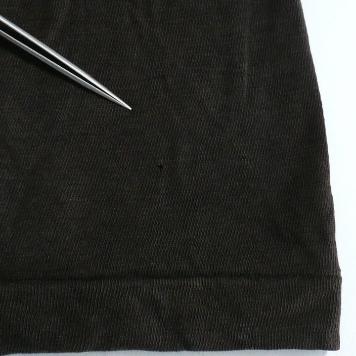  1985 Deep Purple Perfect Strangers Tour back of T-Shirt by hem showing tiny hole.