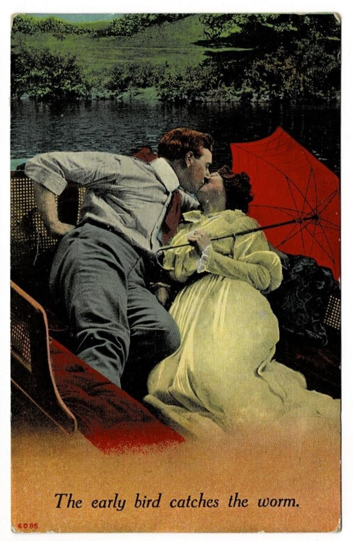 1908 Gondola Kissing Vintage Romance Postcard