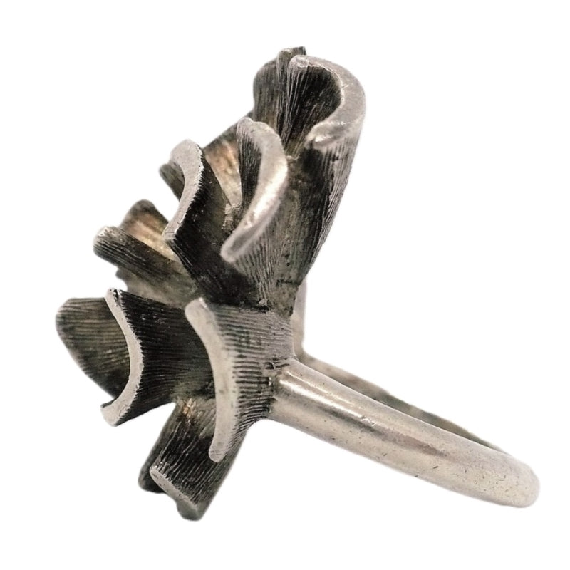 1960s Vintage Brutalist Ring: Industria Argentina left side view.