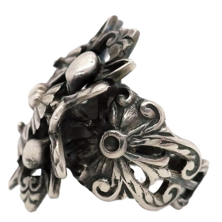 Vintage Silver Cannetille Floral Ring, side view.