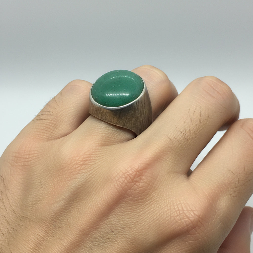 Size 8 Mens 1960s Aventurine Ring, Sterling Silver Modernist Dome Ring on hand.