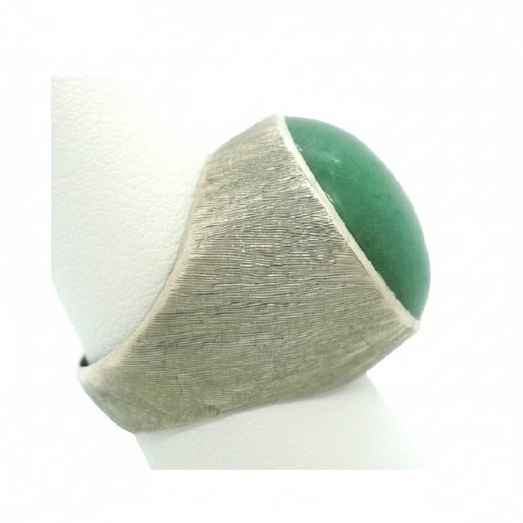 Size 8 Mens 1960s Aventurine Ring, Sterling Silver Modernist Dome Ring side view.