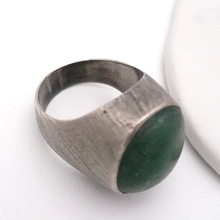 Size 8 Mens 1960s Aventurine Ring, Sterling Silver Modernist Dome Ring.