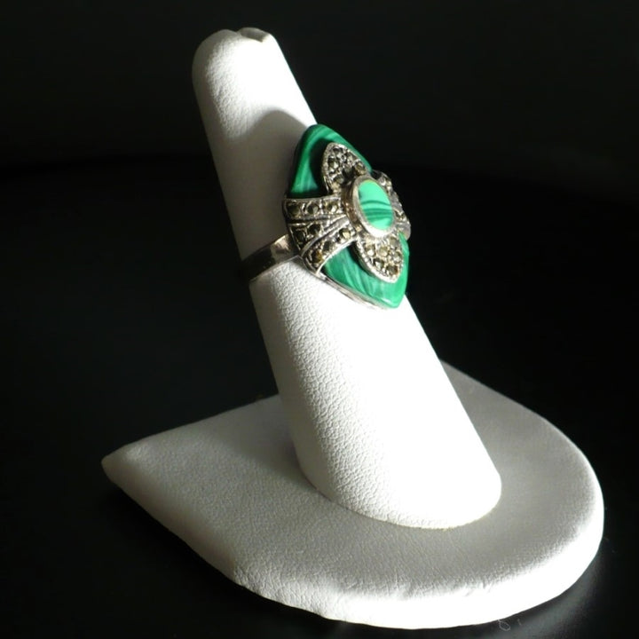 Art Deco Vintage 975 Silver Malachite Cocktail Ring Size 7.
