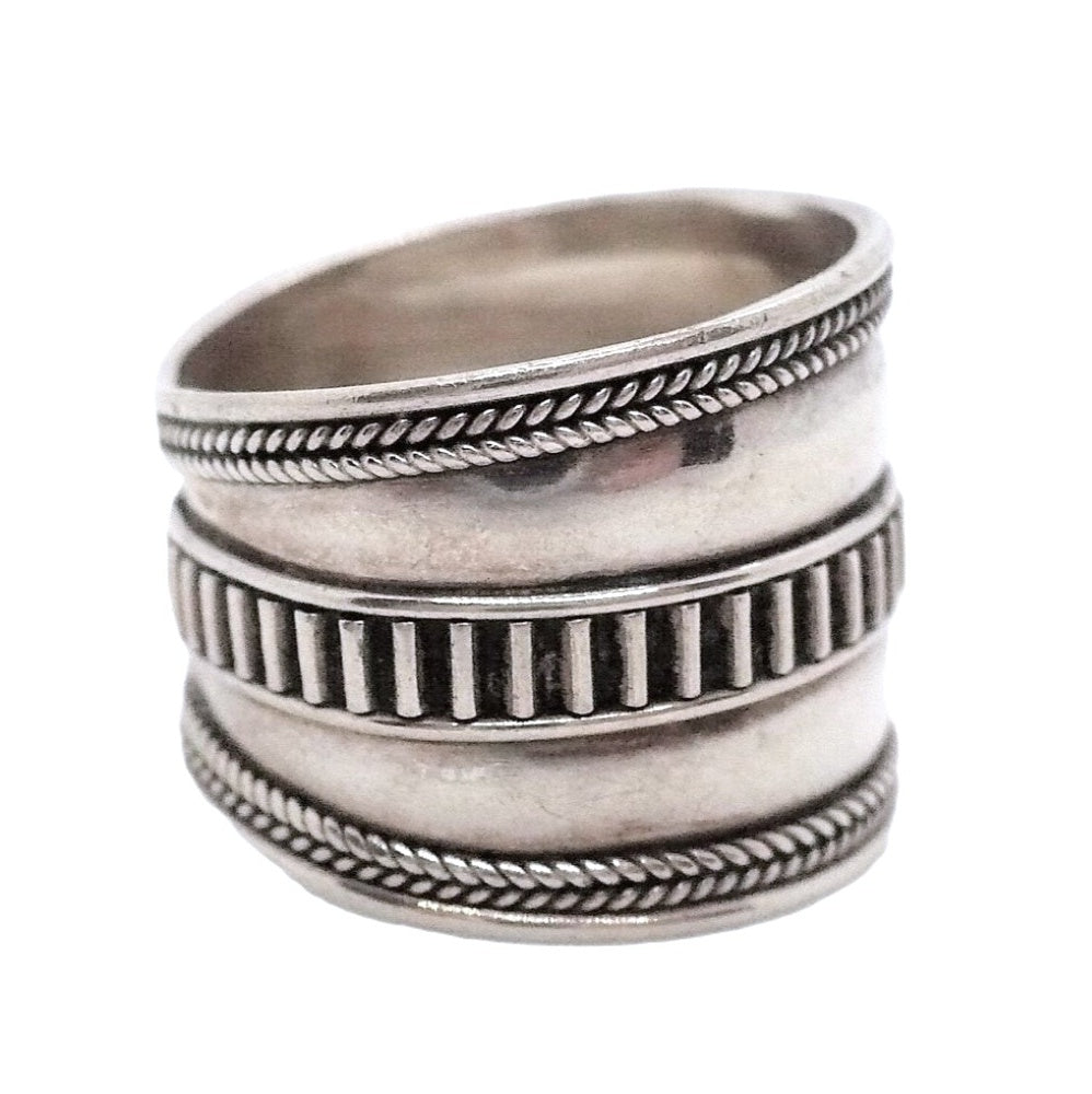 Vintage 1980s Roman-Inspired Sterling Silver Thumb Ring.