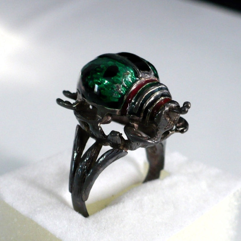 1950s Vintage Beetle Insect Ring in Silver with Green Enamel Wings.