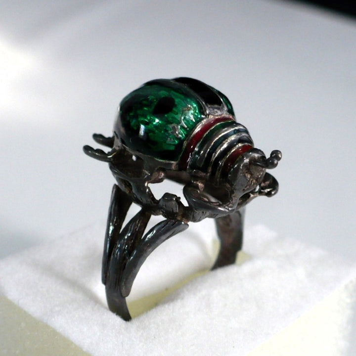1950s Vintage Beetle Insect Ring in Silver with Green Enamel Wings.
