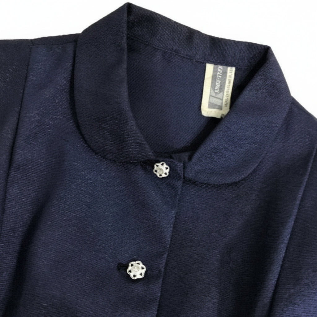 1950s Vintage Smart-fitting Navy Blue Skirt Suit enlarged collar view.