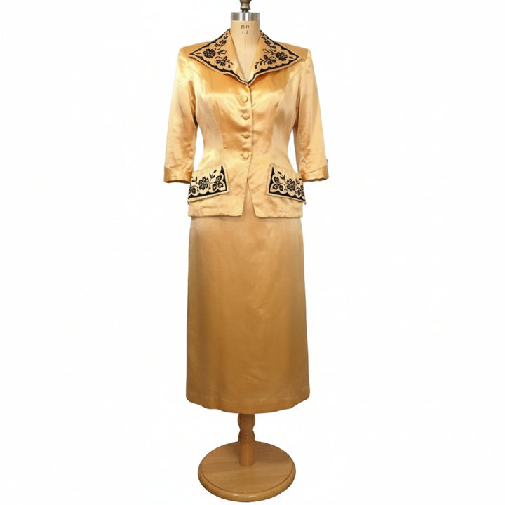 ca. 1940 Vintage Post War Silk Satin Semi-formal Skirt Suit on  dress form.