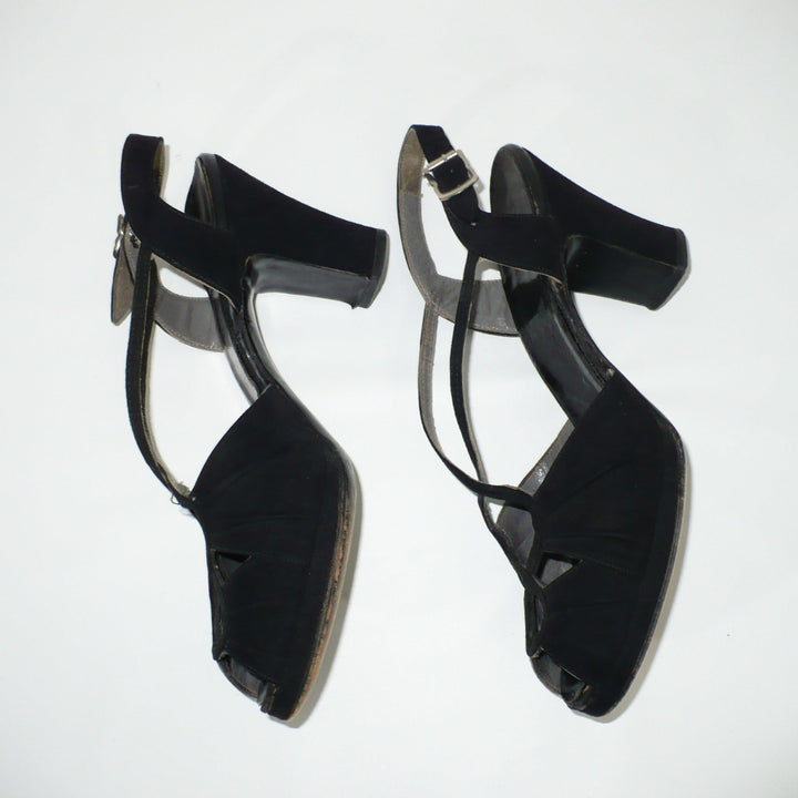 Vintage 1940s Victory Peep-Toe Heels, Ration-Era Collectible Footwear.