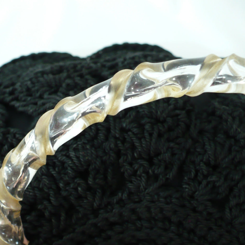 1940s vintage soutache fan handbag purse with bracelet handle.