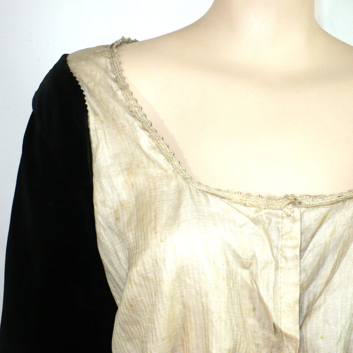 1900s Aesthetic Reform Dress Foundation Inner Bodice Blouse shoulder detail.