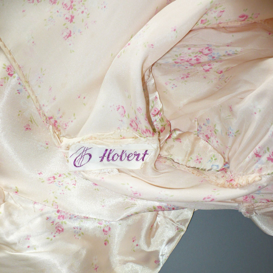 1940s Vintage Liquid Satin Floral peplum Dressing Gown Lounger. 