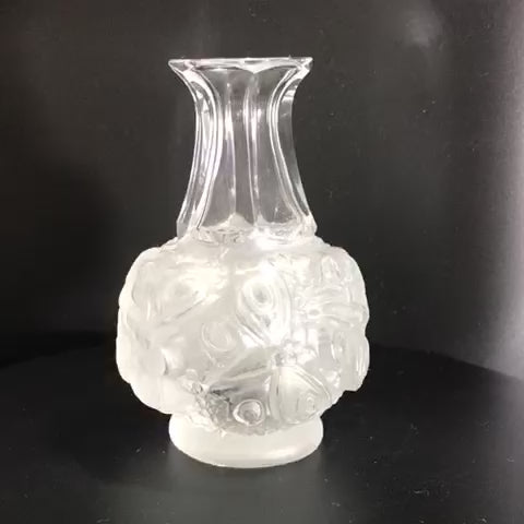 Rare 1930s Bohemian Art Deco Clear & Frosted Dragonfly Vase by Hoffmann & Schlevogt. video