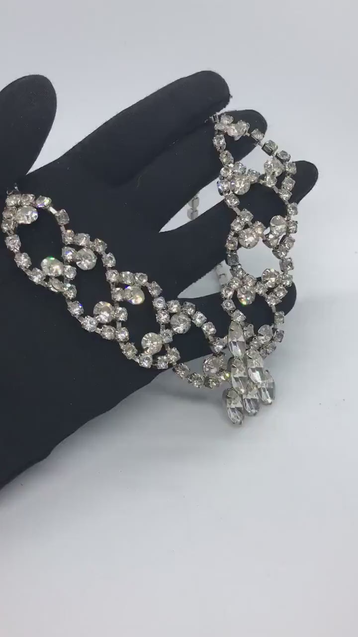 1950s Vintage Rhodium Plated Hollywood Regency Rhinestone Bib Necklace