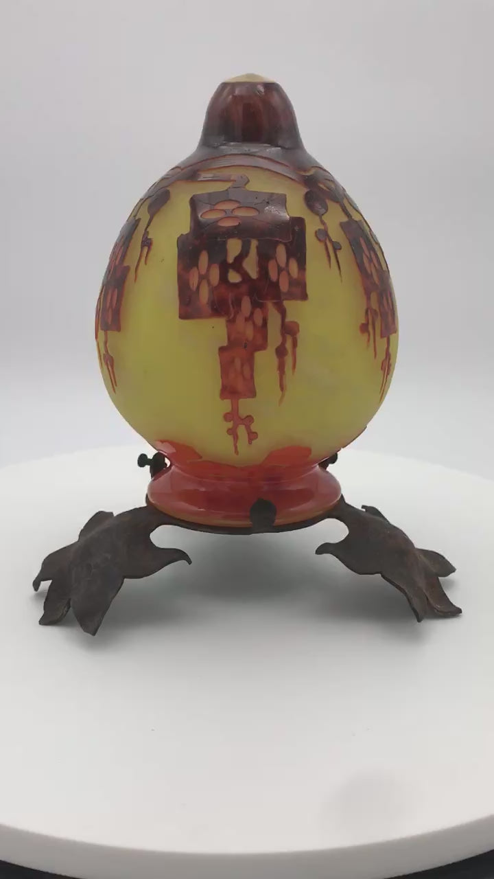 1923-26 Le Verre Français Veilleuse, Frenes Night Light, on a rotating stand.