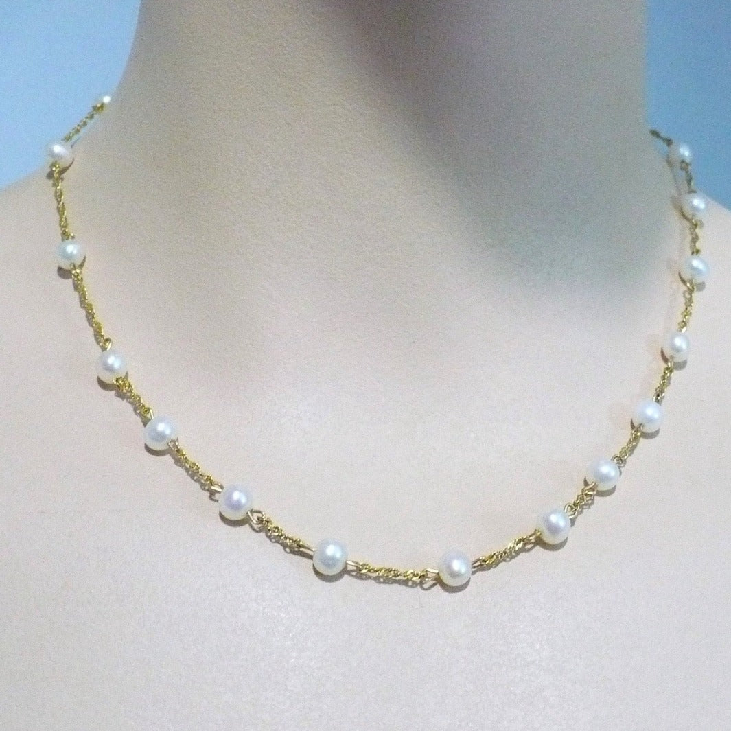 1980s Vintage 14k Gold Pearl Necklace